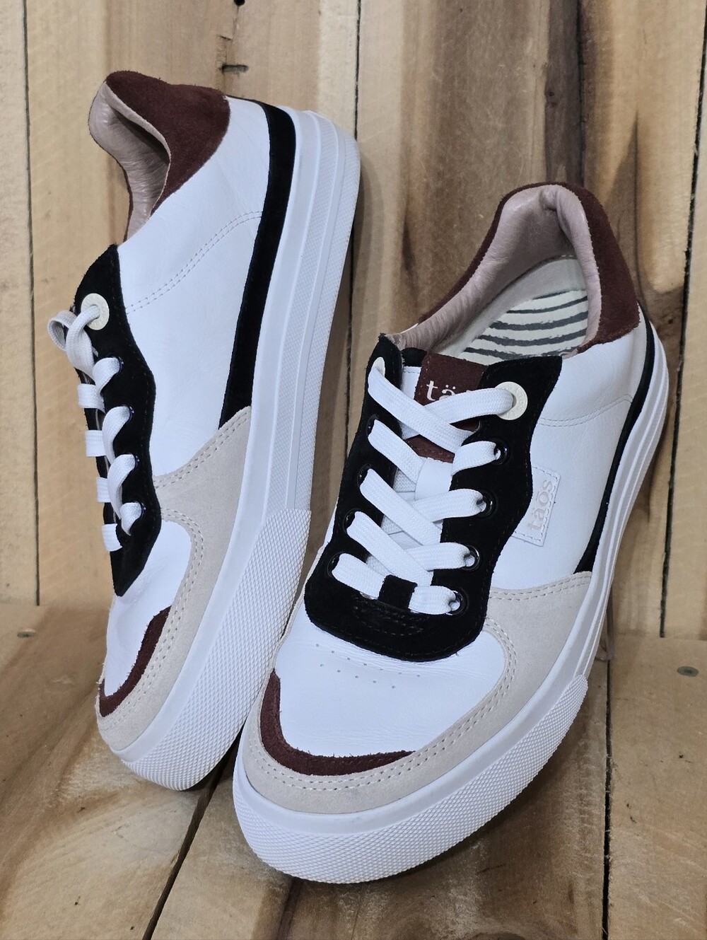 Taos Pop Soul Womens 7.5 M Leather Fashion Sneakers Black Brown White NWOB